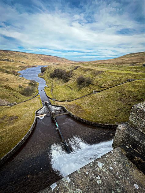 The Reluctant Explorers: Yorkshire Walking With Kids — Scar House Reservoir