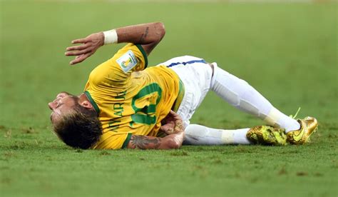 World Cup 2014: Neymar back injury puts Brazil in jeopardy - Los Angeles Times