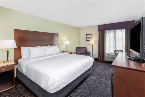 La Quinta Inn & Suites by Wyndham Las Vegas Airport South | Las Vegas ...