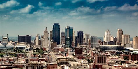 15 x 30 Special Edition of Kansas City Skyline by Paul G Newton | City skyline, Skyline, Kansas ...