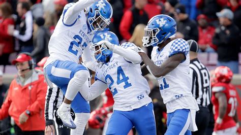 Kentucky Wildcats Football 2017 Roster and Depth Chart Released - A Sea ...