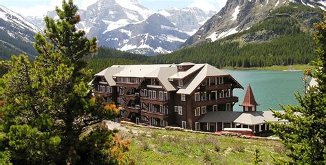 Many Glacier Hotel - Discover North America