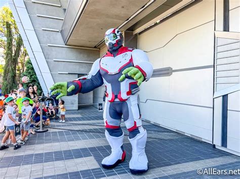 The GIANT Hulk Meet-and-Greet Is Now Available at Disneyland Resort - AllEars.Net