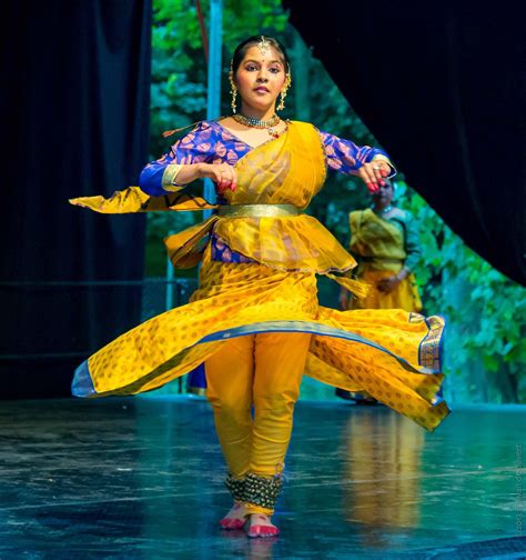 Pin di Payel Khan su Kathak Dance