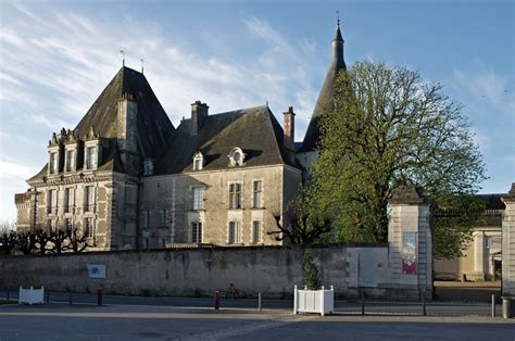 Castles in France - 190 Amazing castles and chateaux to visit in France