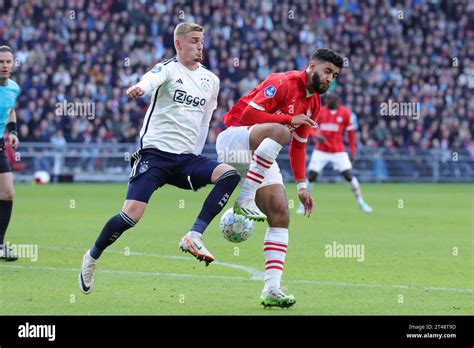 EINDHOVEN, NETHERLANDS - OCTOBER 29: Ismael Saibari (PSV Eindhoven) and ...