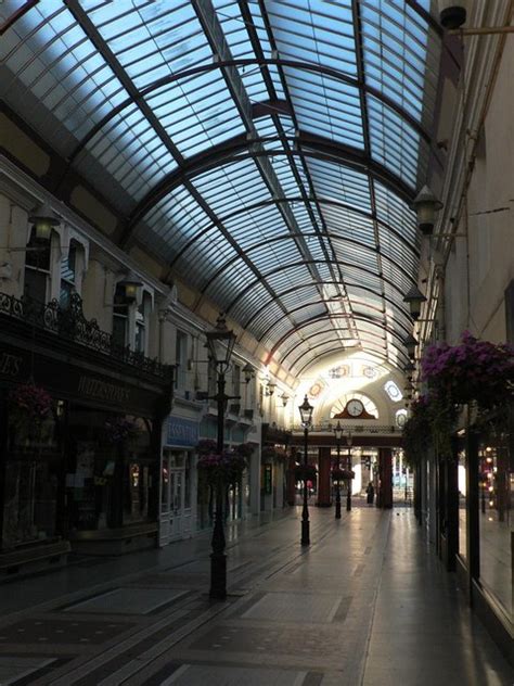 Bournemouth: The Arcade © Chris Downer cc-by-sa/2.0 :: Geograph Britain and Ireland