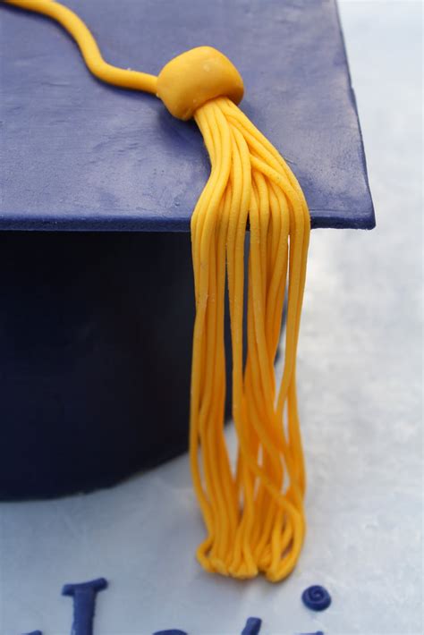 Graduation Cap Cake and Cupcakes