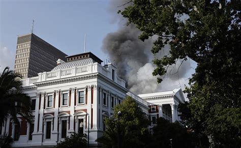 Video: Fire At South Africa Parliament Rages Even After 6 Hours