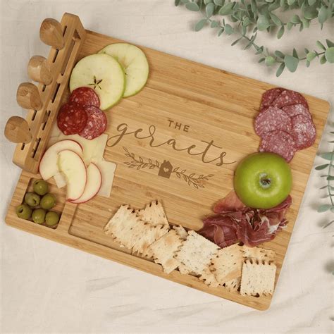 This Personalized Charcuterie Board Is a Great Gift Idea