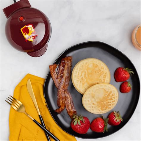 Harry Potter Checkmate Gryffindor Mini Waffle Maker - Smart Home - Zatu ...