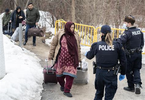 RCMP demolish last structure at Quebec's Roxham Road migrant crossing - OMNI