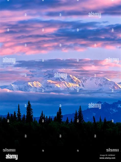 Sunrise on Mt. McKinley, Alaska Stock Photo - Alamy