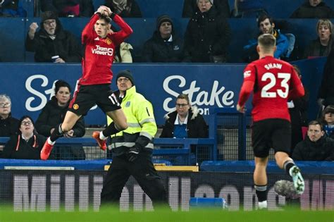 Man Utd Teenager Alejandro Garnacho Scores Unbelievable Ronaldo-Like Bicycle Kick [Viral Video ...