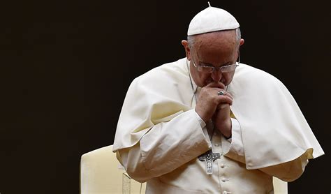 POPE FRANCIS PRAYING I – Catholic Community of Gloucester & Rockport