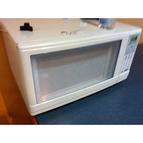 SANYO MICROWAVE OVEN - Able Auctions