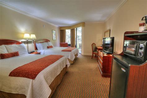 Edgewater Hotel Gatlinburg $121 ($̶1̶6̶5̶). Gatlinburg Hotel Deals ...