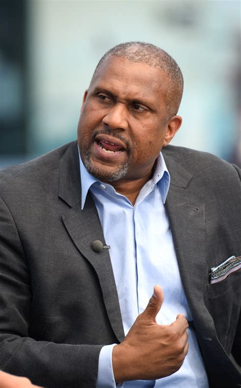 Tavis Smiley Sues PBS for Firing Over Sexual Misconduct Allegations | E! News