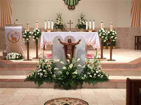 Pin de Bindu Thomas en Prince of Peace Catholic Church | Decoracion de iglesia, Arreglos ...