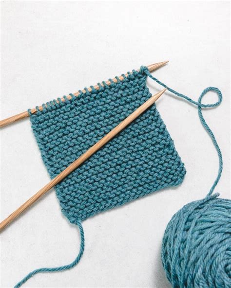 How to Knit the Purl Stitch (p) for Beginners - Sarah Maker