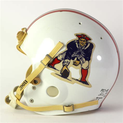 Lot Detail - 1984-85 New England Patriots Helmet (MEARS LOA)