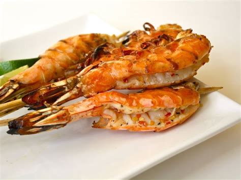 Grilled jumbo prawns - Recipe Petitchef