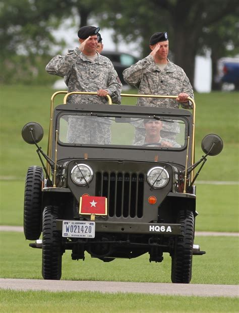 DVIDS - Images - 4th MEB cases colors at inactivation ceremony [Image 4 ...