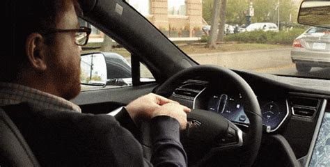 Tesla Autopilot GIF - Find & Share on GIPHY