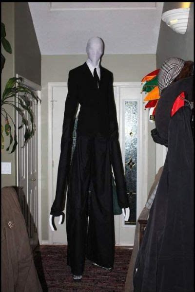 This Creepy “Tall Man” Costume Is Totally Awesome (5 pics) - Izismile.com