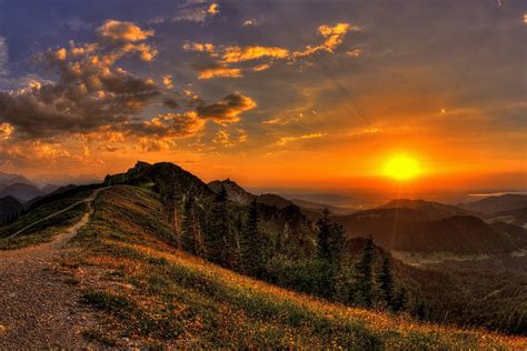 Обои для телефона природа закат солнце лучи вид след горы цветы пейзаж ...