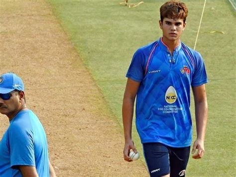 Arjun Tendulkar bowling : When Arjun Tendulkar displayed his bowling skills against Team India ...