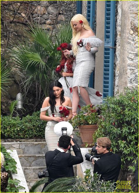 Kourtney Kardashian's Wedding Photos - See Her Dress & Gorgeous Venue ...