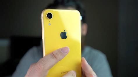 iPhone XR YELLOW Unboxing & Impressions - YouTube