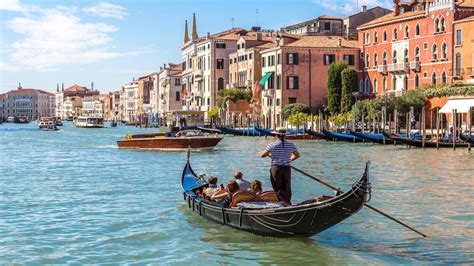 A Gondola Ride Through History: Experiencing Venice's Iconic Waterways » Agoda: See The World ...