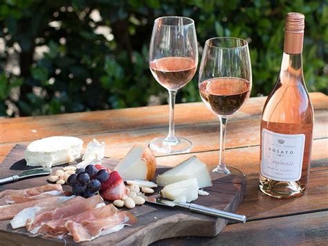 17 Napa and Sonoma Wineries That Are Perfect for Picnicking | Wine tasting near me, Wine tasting ...