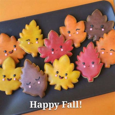 Autumn Leaves Cookie Cutter Set (With images) | Leaf cookies, Fall cookies, Sugar cookies decorated