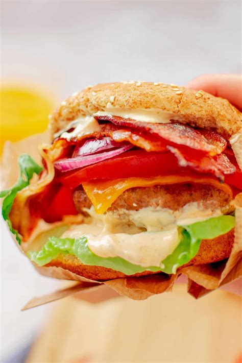 Juicy Bacon Cheddar Burger - Cookrita