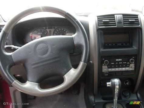 2004 Isuzu Axiom S interior Photo #38080631 | GTCarLot.com