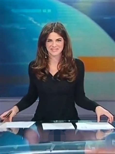 Female news anchor wardrobe malfunctions - gilittg