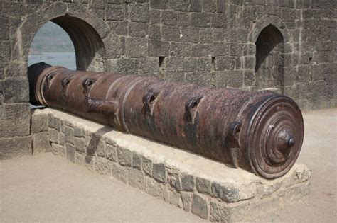 Murud Janjira Fort - Getting there, Things to do & Travel tips.