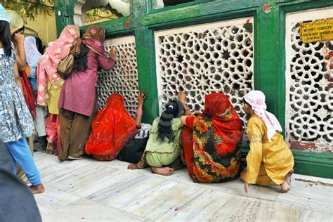 Photos of Hazrat Nizamuddin Dargah 20003 | Images of Hazrat Nizamuddin Dargah 20003 | Hazrat ...