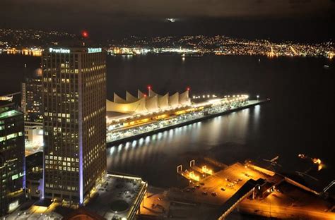 Night Canada Place | Night View of Canada Place and "Provinc… | Flickr