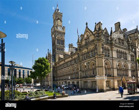 City Hall, Centenary Square, Bradford, West Yorkshire, England Stock ...