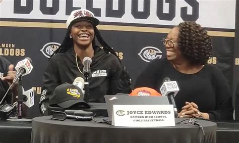 Top recruit Joyce Edwards signs with South Carolina. Dawn Staley reacts