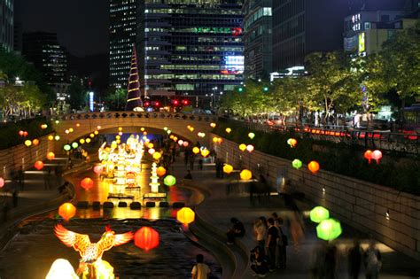 Cheonggyecheon Stream: Cafés & Lantern Festival in Seoul - Tiplr