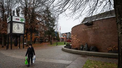 Maple Ridge becomes the latest B.C. community to crack down on panhandlers | CBC News