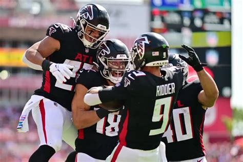 Atlanta Falcons Beat Tampa Bay Buccaneers, Take NFC South Lead - Sports ...