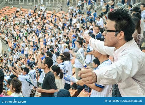 Stadium Fans Cheering Baseball Stock Images - Download 108 Royalty Free ...