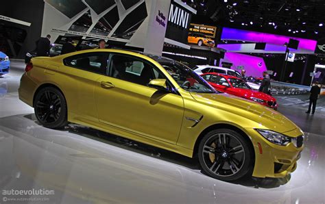 BMW M4 Looks Proud Of Its New 3-Liter Twin-Turbo Engine [Live Photos] - autoevolution