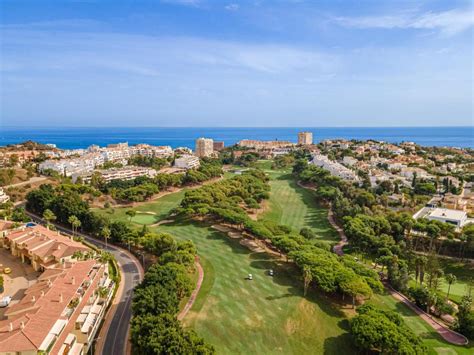 Fabulous golf front apartment with pool and seaview, Benalmádena ...